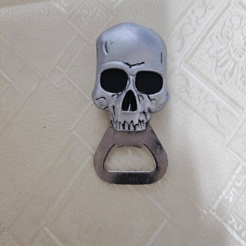 Metal Bottle Opener Skull, Metal + Hard Plastic